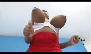 Böyük döşləri sıçray ...